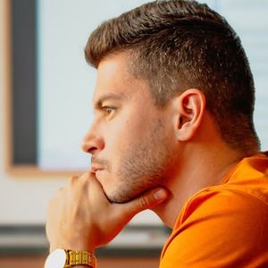 Arthur Aguiar afirmou que preferia manter o diagnóstico da filha de forma mais discreta