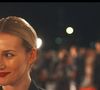 Peças de Calvin Klein, Prada e Valentino ajudam a recriar o estilo icônico de Carolyn Bessette na nova série do Disney+