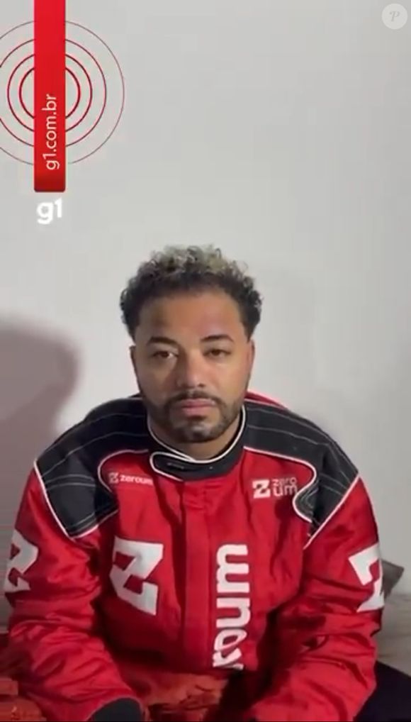 Hytalo Santos vestia uma jaqueta estampada com a logo da plataforma de jogos de azar ZeroUm