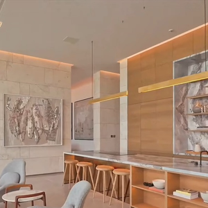 Imóvel de alto padrão na Jumeirah Bay Island mostra o estilo arquitetônico que transformou a região em um dos mercados imobiliários mais caros de Dubai