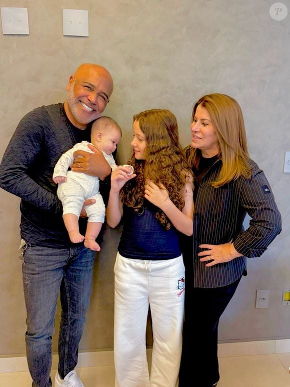 Rick Sollo falava com paixão sobre os filhos e netos em suas redes sociais. Recentemente, ele conheceu a caçula de Victor Henrique e se derreteu na web