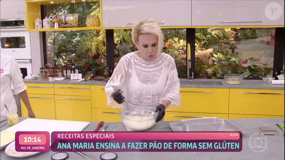 Basta bater, na mão, todos os ingredientes listados na receita