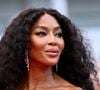 Segundo especialistas, Naomi Campbell segue cuidados diários com o corpo e beleza por meio de dieta e exercícios