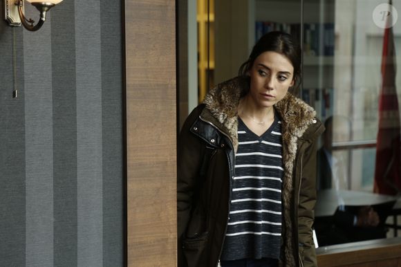 Zeynep avança em Ali, mas depois o jornalista conta suas intenções no capítulo da novela 'Mãe' de 6 de novembro de 2025, quinta-feira