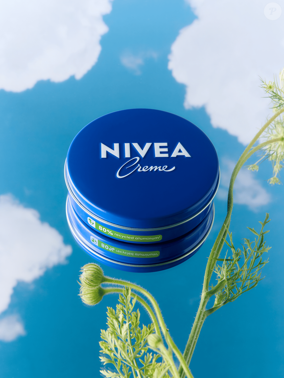 Cremes versáteis como o Nivea, que já eram usados por nossas avós e mães, estão voltando a encontrar seu lugar