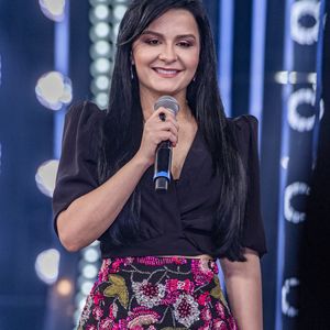 Maraisa também colocou lentes de contato nos dentes