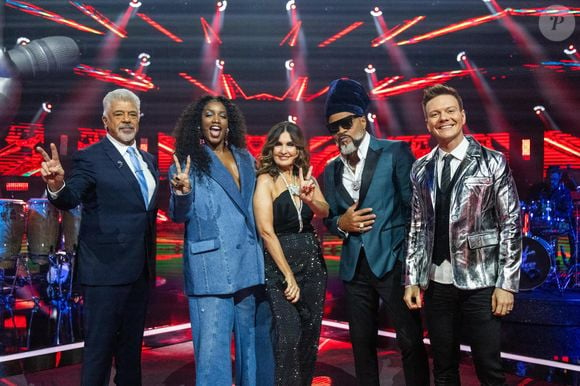 Michel Teló pode retornar ao 'The Voice Brasil', mas sonha em ter seu próprio programa de TV