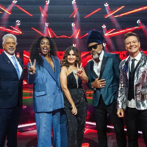 Michel Teló pode retornar ao 'The Voice Brasil', mas sonha em ter seu próprio programa de TV