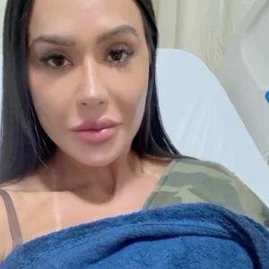 Gracyanne Barbosa foi ao hospital para realizar exames; enquanto isso, um suposto affair com João Vicente de Castro tem dado o que falar na web