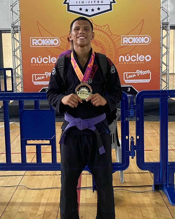 Jovem talento do esporte luta para não abandonar o sonho