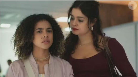 Joélly (Alana Cabral) não sabe que seu pai é Joaquim (Marcos Palmeira)