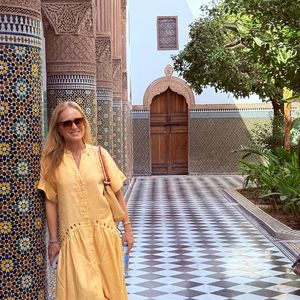 De acordo com a fisioterapeuta dermato Mônica Druzian, a máscara usada por Angélica tem tecnologia de LED terapêutico