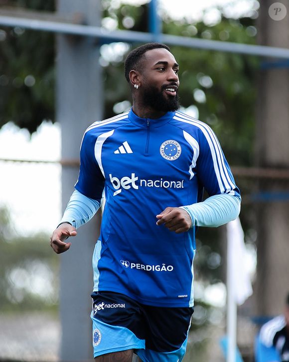 Gerson, hoje no Cruzeiro, tinha contrato com o Flamengo até 2030: time cobra mais de R$ 42.500 milhões de multa ao jogador