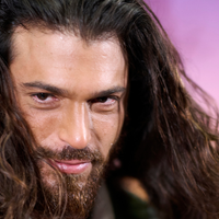 Can Yaman está solteiro? Galã de novelas turcas tem passado amoroso agitado, namorou colegas de cena e foi envolvido em rumores de traição