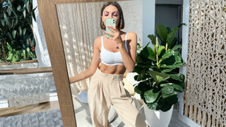 Eles parecem mocassins, mas são os novos queridinhos da New Balance entre mulheres clássicas que nunca usam tênis no verão