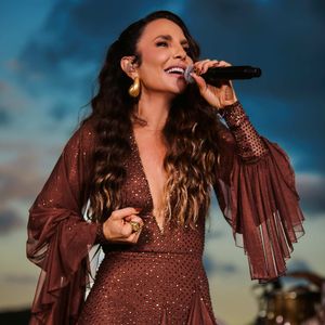 Ivete Sangalo faz turnê pelo Brasil com o show ‘Ivete Clareou’