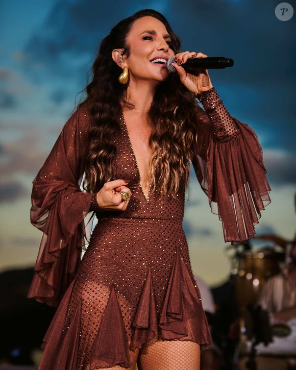 Ivete Sangalo faz turnê pelo Brasil com o show ‘Ivete Clareou’