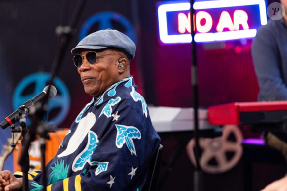 Ícone da MPB, Milton Nascimento permanece internado para tratar pneumonia e recebe acompanhamento médico
