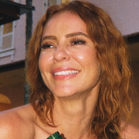 'Tem que dar um trato': pés de Paolla Oliveira chamam atenção em novo post da atriz e web ironiza. 'Tinha que ter um defeito'