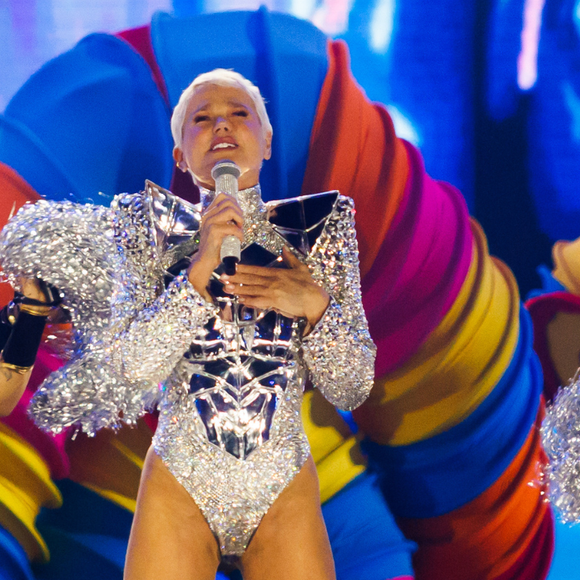 'Cinco Patinhos' aos 30, 40 e 50 anos? Show 'O Último Voo da Nave', de Xuxa, vira alvo de deboche, e fãs rebatem: 'Amargurados sem infância'