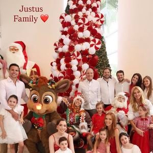 Ana Paula Siebert promoveu um almoço de Natal antecipado para a família neste sábado (13)