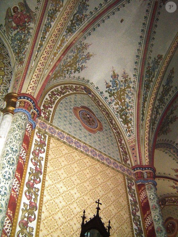 "Diabo anda solto": internautas reagem com revolta após ataque a igreja histórica