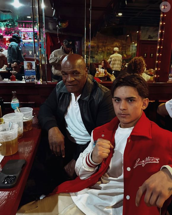 Filho do lendário lutador Arturo Gatti, Arturo Gatti Jr. teve aulas de boxe com Mike Tyson