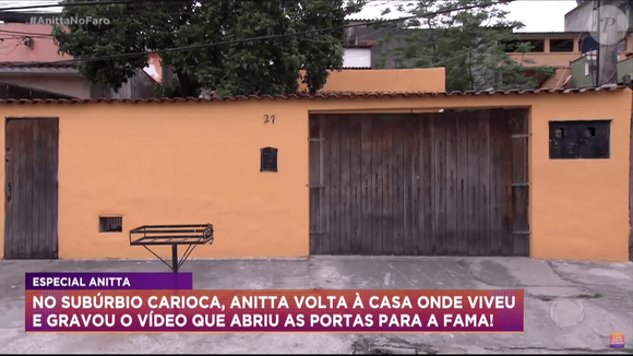 A trajetória da artista reflete uma grande transformação, indo de uma casa modesta e sem luxo algum para um lar maximalista e exuberante na Barra, até chegar à nova mansão no Itanhangá, mais serena e conectada à natureza.