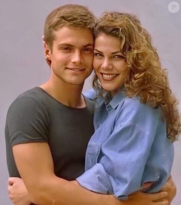 Em ‘Malhação’ (1995), Lola (Gisele Fraga) exibia o bumbum enquanto fazia sexo com Dado (Claudio Heinrich) no vestiário da academia