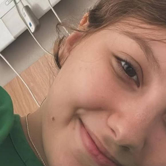 Isabel Veloso, após cirurgia às pressas, encanta com nova foto do filho de 2 meses