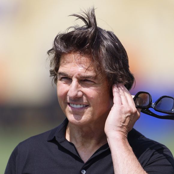De acordo com o Page Six, representantes de Tom Cruise e Katie Holmes foram procurados para comentar a mudança oficial do nome da filha, mas nenhum deles se pronunciou sobre o assunto