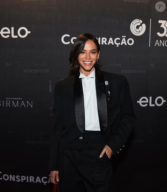 Bruna Marquezine não pretende deixar de atuar no Brasil por carreira no exterior: 'Não divido minha carreia entre nacional e internacional. Vou trabalhar para quem eu tiver que trabalhar'