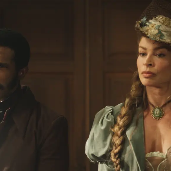 O relicário de Dona Beja remete a Aglaia, Eufrósina e Tália, símbolos de beleza, alegria, abundância e poder feminino