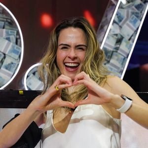 Ana Paula Renault levou prêmio de R$ 5,7 milhões e provou ser muito forte psicologicamente
