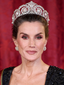 Ana Galán, psicóloga: 'Um bronzeado saudável, como o da rainha Letizia a partir dos 50 anos, ativa o chamado ‘efeito de validação do espelho’'