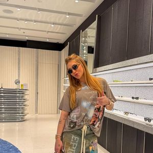 Virgínia Fonseca passeou por um shopping de Dubai