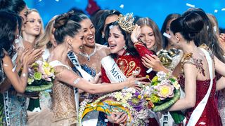 Quem é Fátima Bosch, campeã do Miss Universo 2025? Mexicana de 25 anos impressiona por beleza e foi humilhada por diretor do concurso