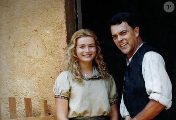 O ator Raymundo de Souza viveu Renato, interessado em Florinda (Bianca Castanho)