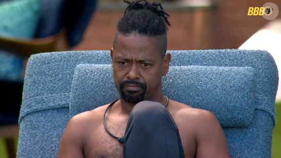 O que aconteceu com Leandro 'Boneco' no 'BBB 26'? Após 8 horas fora do game e rumores de desclassificação, brother retorna e atualiza estado de saúde