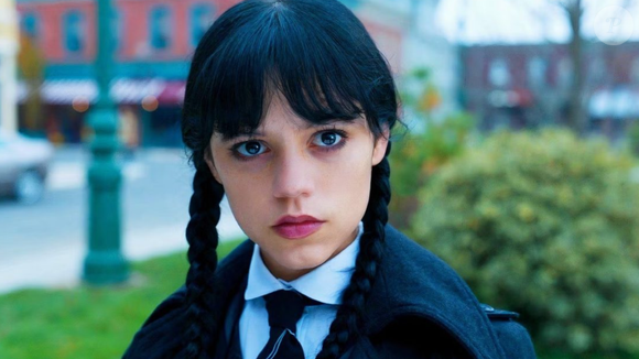 Wandinha (Jenna Ortega) tem duas stalkers na segunda temporada