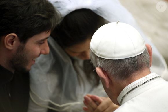 “Nunca durmam brigados”: o conselho que Francisco repetia com frequência e que se tornou símbolo de seu legado humano.