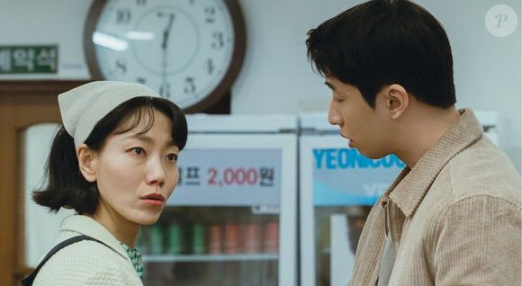 Chun-seung e Myung-suk começaram a trabalhar juntos no restaurante do pai de Chun-seung, onde fazem muito sucesso