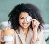 Famoso nos cosméticos, o ácido hialurônico teve sua eficácia questionada por uma farmacêutica. Veja o que ela recomenda para a rotina de cuidados