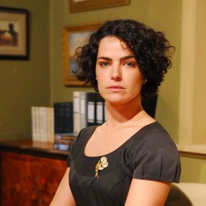 2010: saída oficial de Ana Paula Arósio da Globo se deu com a série 'Na Forma da Lei'