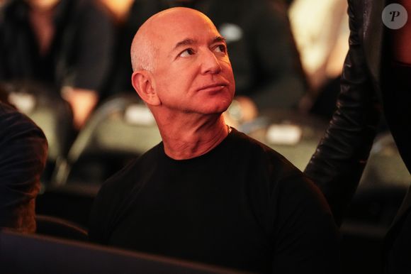 Jeff Bezos é dono de uma fortuna de 215 bilhões de dólares, de acordo com recente lista da revista Forbes