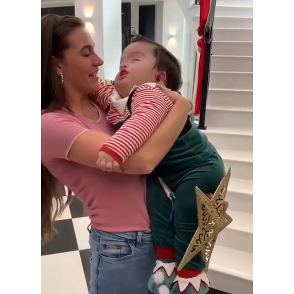 'Do ideal ao essencial': Nora de Ratinho comove ao refletir sobre os desafios e aprendizados da maternidade atípica