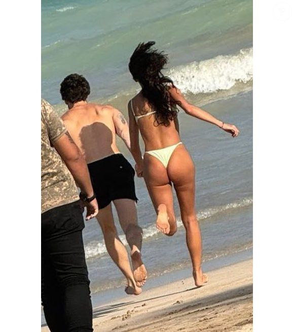 Teoria musical movimenta a internet e reacende rumores de um antigo affair entre Shawn Mendes e Bruna Marquezine