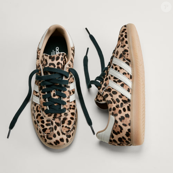 Modelo semelhante ao usado por Laura Neiva estava disponível no site da Adidas no Brasil por R$ 899,99 até o fechamento da matéria