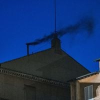 Como é feita a fumaça do Conclave? Poucos sabem, mas eleição do substituto de Papa Francisco envolve item usado para matar insetos no resultado