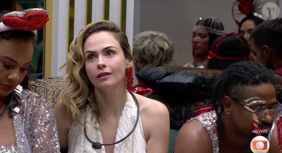 "Sabe que você me colocou [no paredão] e eu voltei com o recado do público. Como é que foi sua liderança? Qual foi a resposta do publico?", disparou Ana Paula em resposta